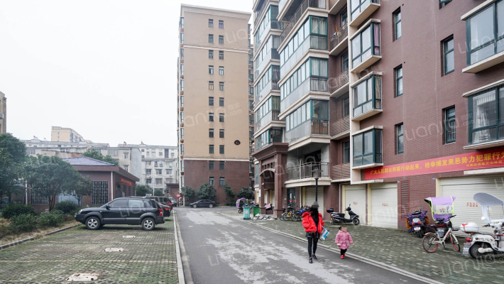 学府上城外景图