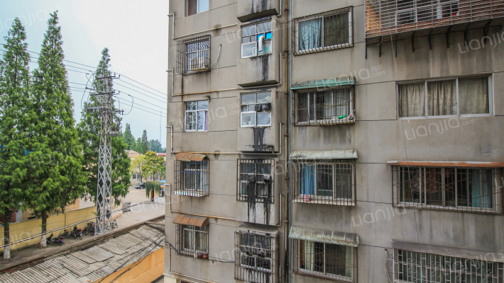 雪美小区外景图