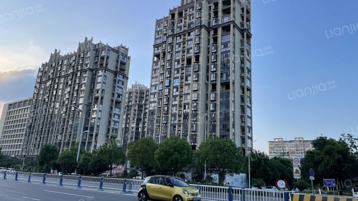 蓝山国际小区外景图