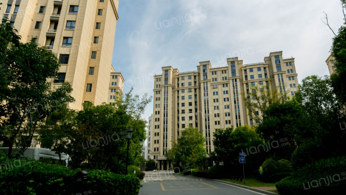 金鹰华庭一期外景图