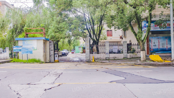 华兴小区外景图