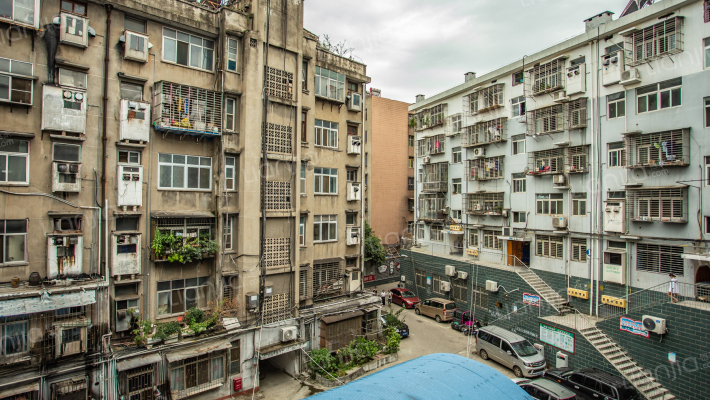 襄阳市生活资料公司家属院外景图