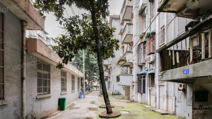 二十二中宿舍楼外景图