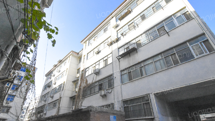 物资公司院外景图