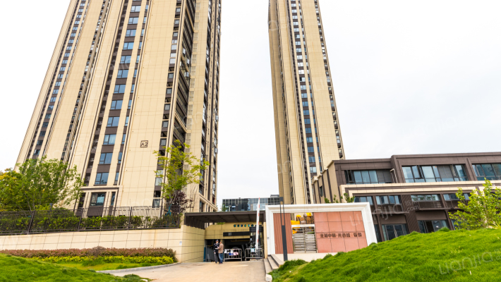 武汉龙湖光谷城香颂房价怎么样龙湖光谷城香颂房源户型图小区车位交通