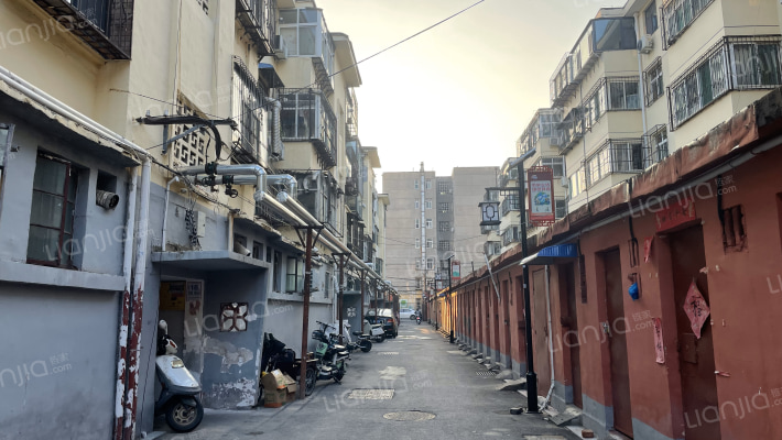 展新甲十九号院外景图