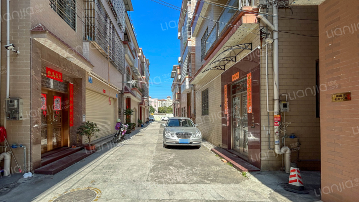 镇南七街外景图