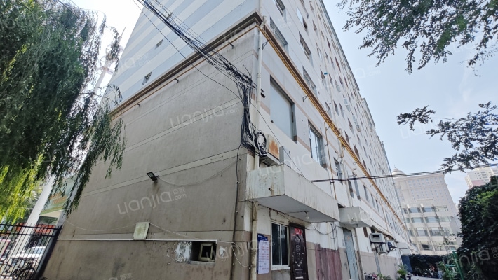 七中家属院综合楼外景图