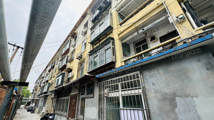 杆南西街外景图