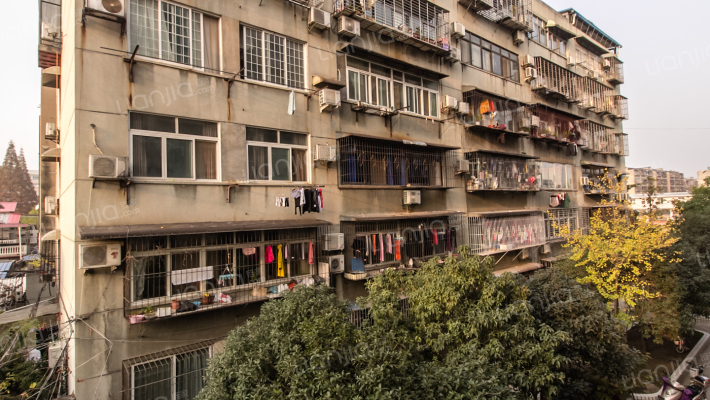 运动路四中义教部外景图