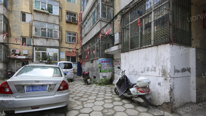 文津巷13号院外景图