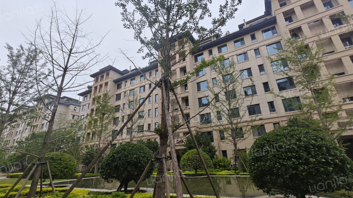 泰丰翠屏山水外景图