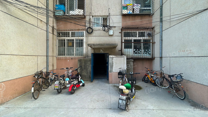 建华南里外景图