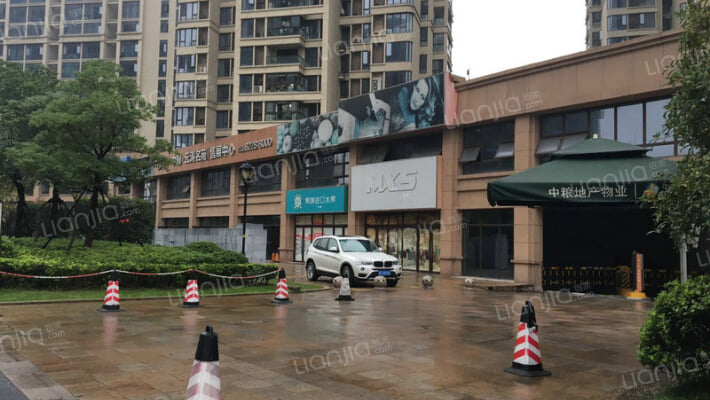 相墅花园外景图