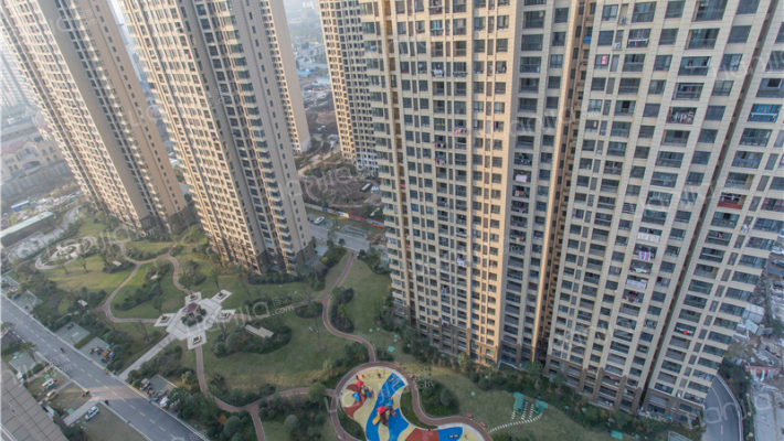 绿地四期卢浮公馆外景图