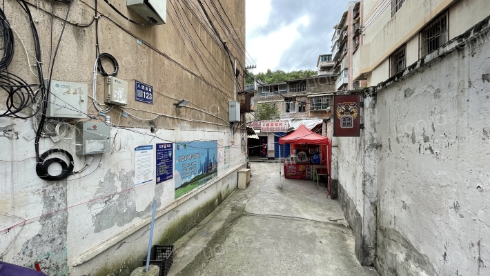 八鸽岩路123号外景图