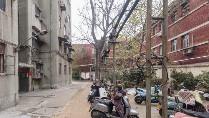 经四路8号院外景图