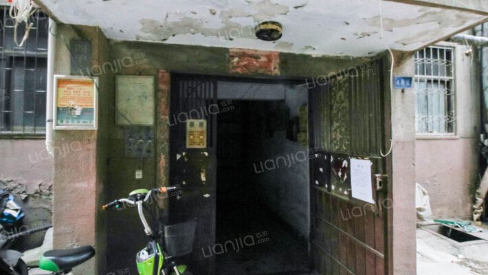 文峰路人行家属院外景图