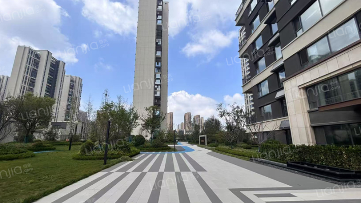 世茂璀璨珑府北区外景图