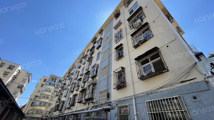 中华巷人委院外景图