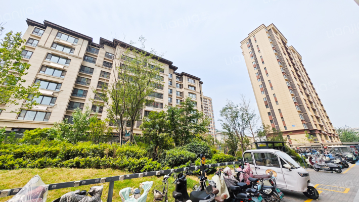 绿地·山大静园外景图