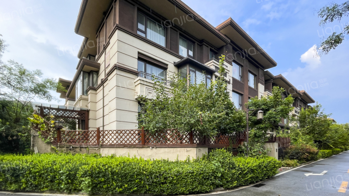 牛驼温泉孔雀城锦泉苑外景图