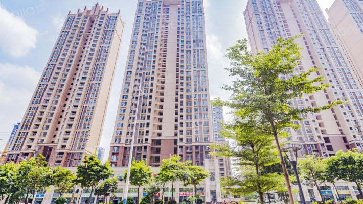 中铁建水岸花园外景图