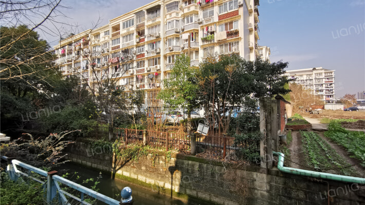 新曙光公寓外景图