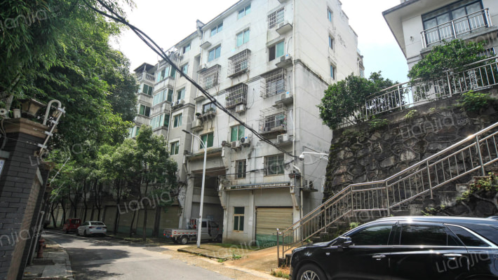 南山逸居外景图