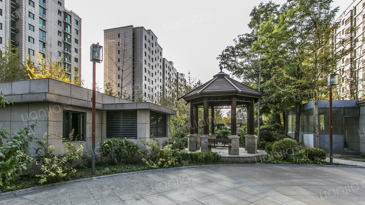 江南山水外景图