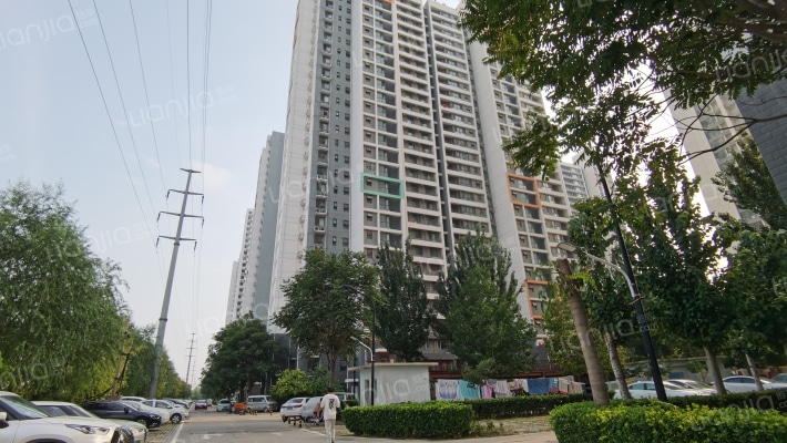 安联青年城外景图