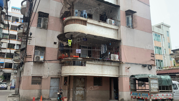 仙洞电力宿舍外景图