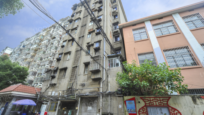 龙居沃城外景图