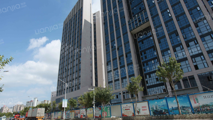 马銮湾生活广场外景图