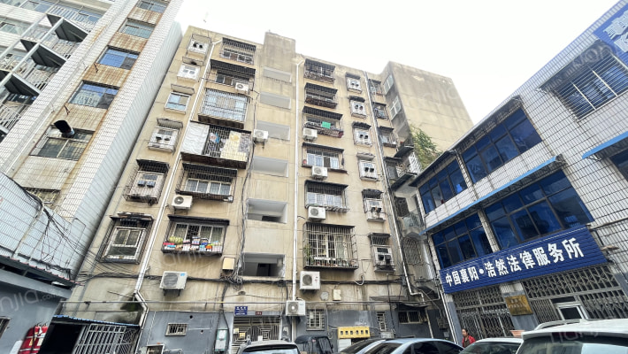 樊城司法局家属院外景图