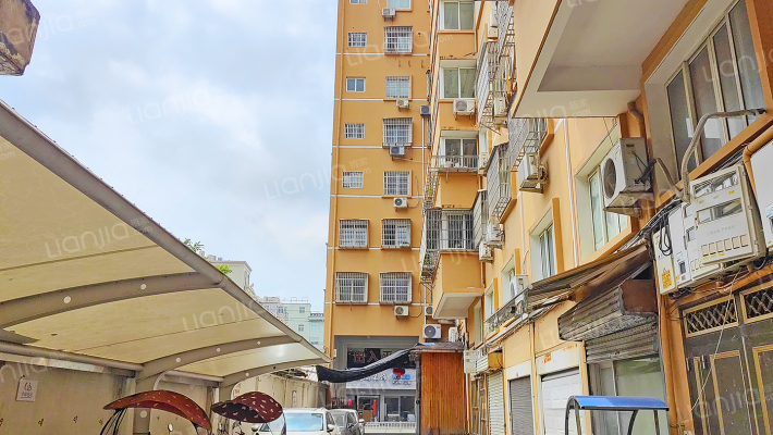 振方大厦外景图