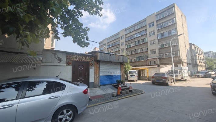 十七中北街外景图