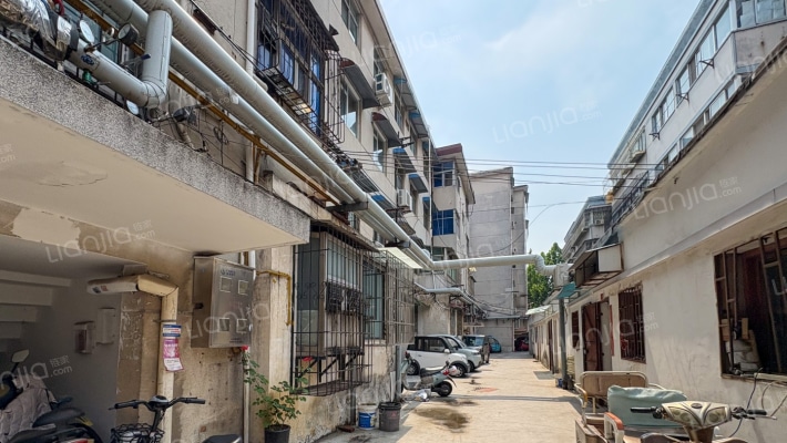 天中晚报社住宅楼外景图