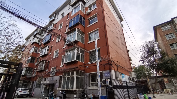 新华税务局宿舍外景图