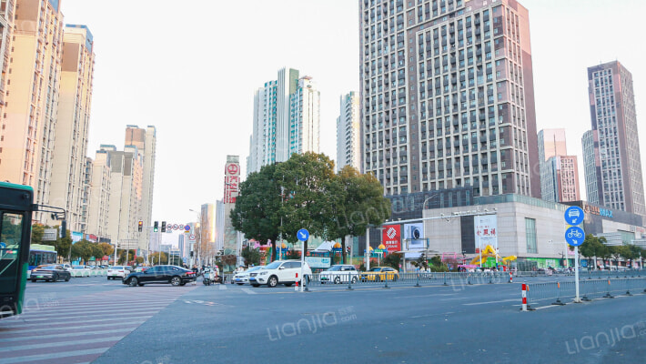 万达中心外景图