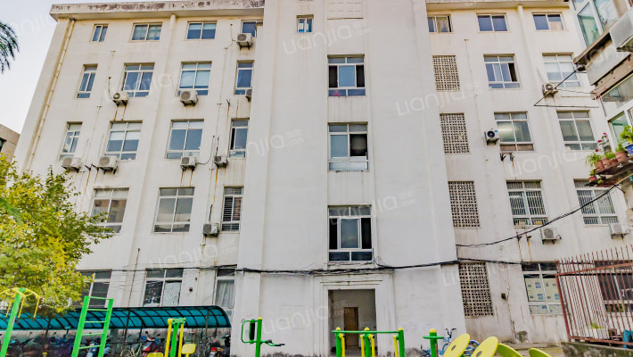 教科院宿舍外景图