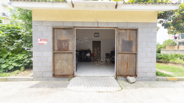 新高桥春晖苑外景图