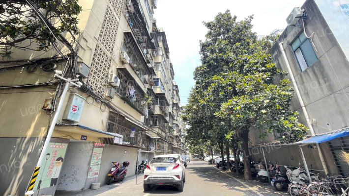 解放路百货站家属院外景图