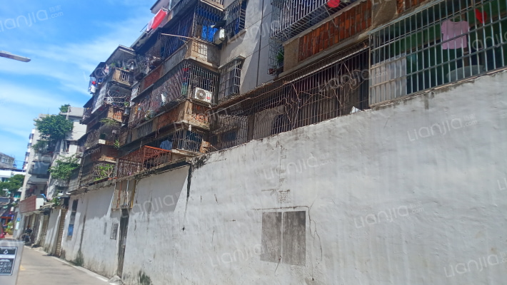 特供宿舍外景图