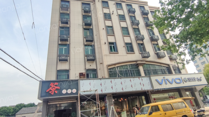 东门商住楼外景图