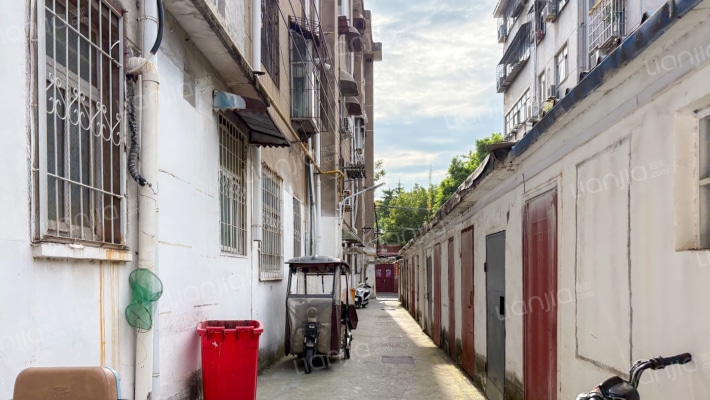 翡翠街49号外景图
