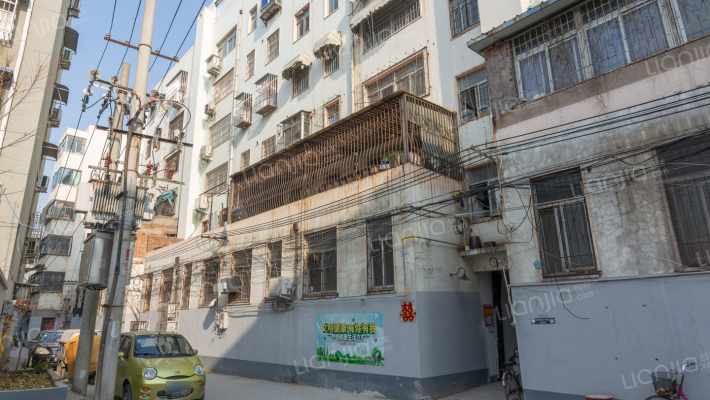 劳动路17号院外景图