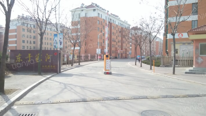 东于家河外景图