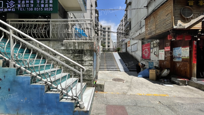 宝山南路152号外景图