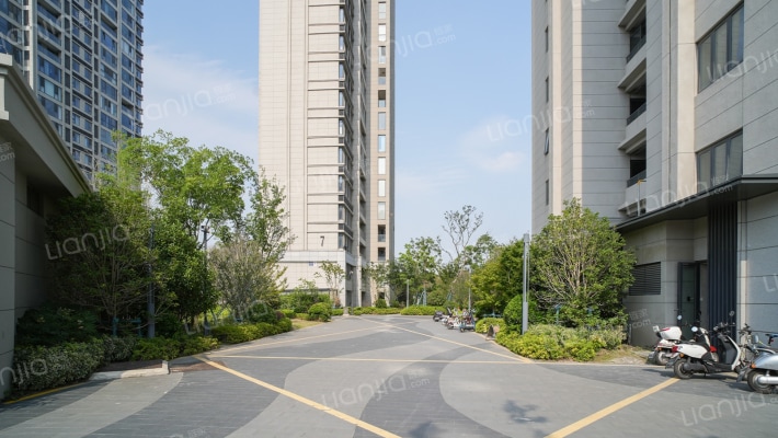 复地上河印巷外景图